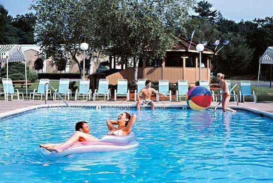 Resort Paradise Stream